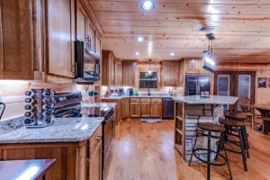 The kitchen at a Hochatown cabin rental to make a delicious breakfast in.